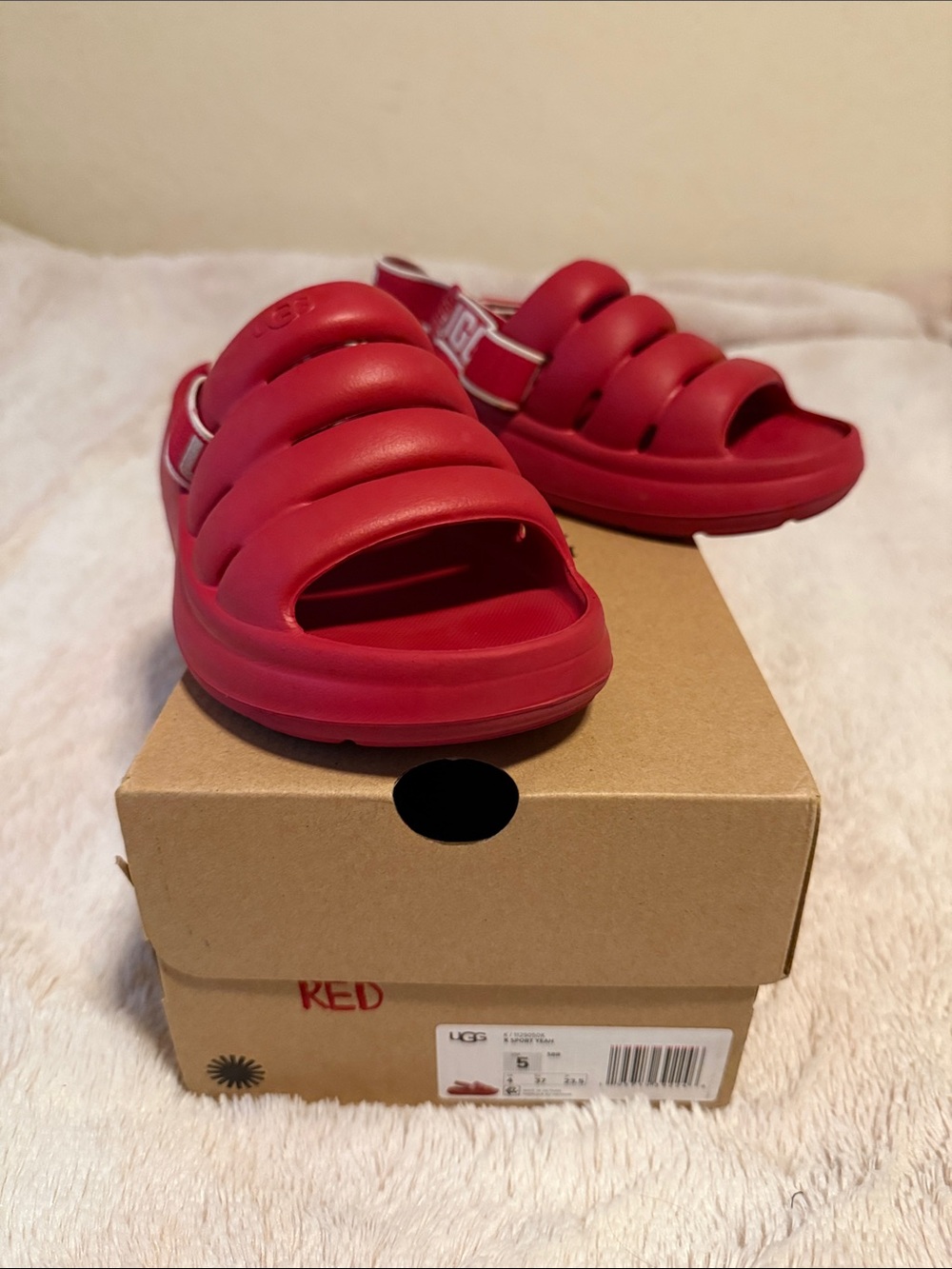 UGG Kids/ Womens Red Sport Yeah  Slide Sandals with Back Strap